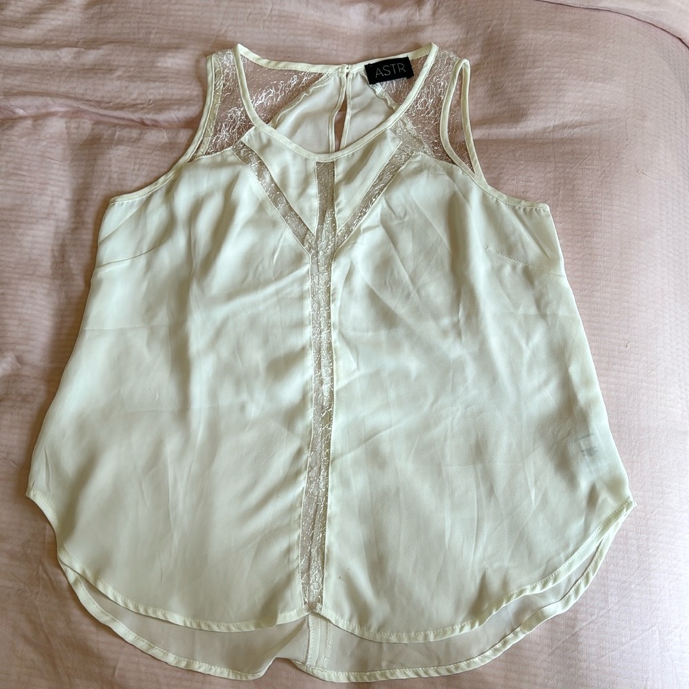 ASTR Cream Sleeveless Blouse with Lace Detail - Size S